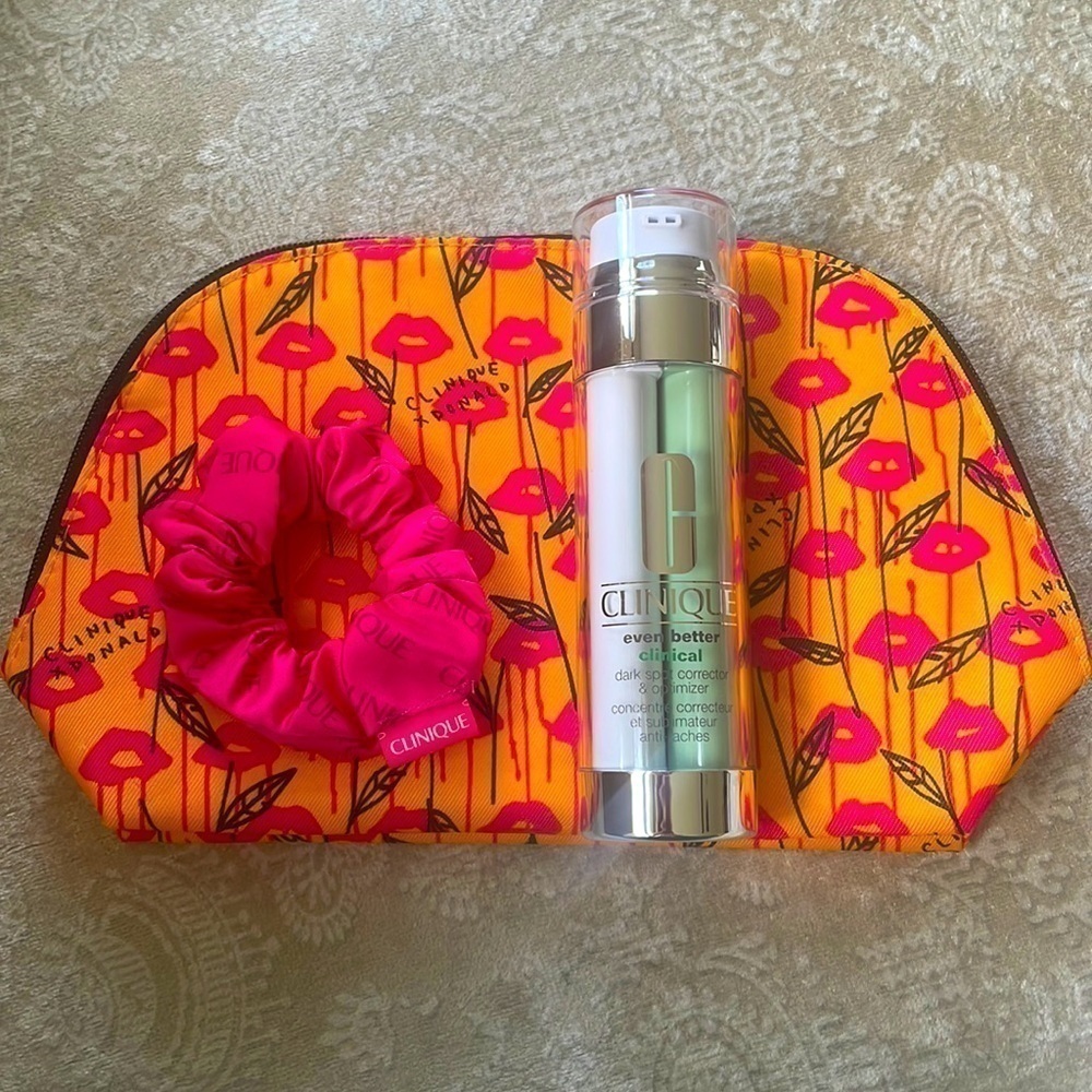 Brand New Clinique Even Better Clinical Dark Spot Corrector Makeup Bag Scrunchie